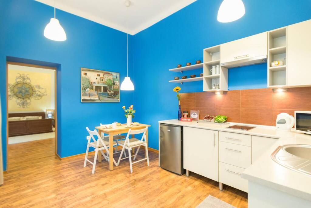 The Quiet Blue Home In The City Center! Kraków Zewnętrze zdjęcie